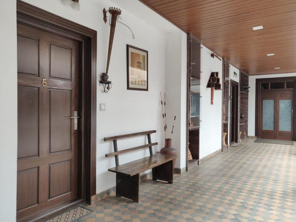 Hotel Mudra Midtown Suites & Rooms Kalasa Exterior photo