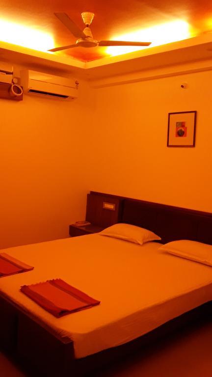 Hotel Mudra Midtown Suites & Rooms Kalasa Exterior photo