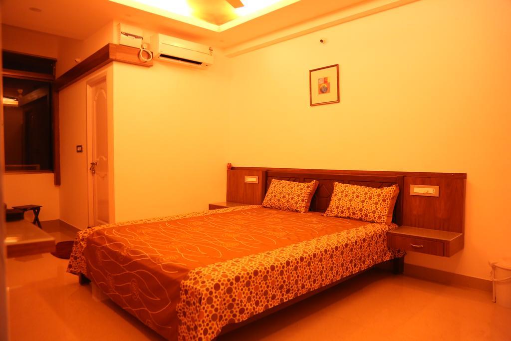 Hotel Mudra Midtown Suites & Rooms Kalasa Exterior photo