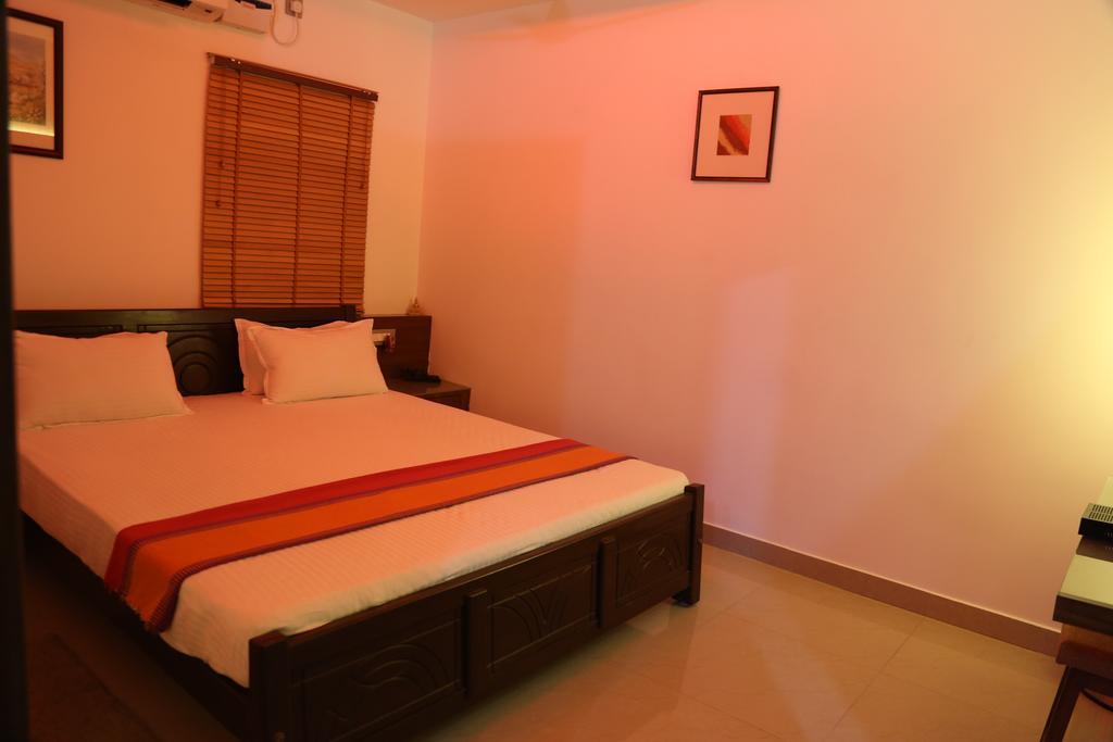Hotel Mudra Midtown Suites & Rooms Kalasa Exterior photo